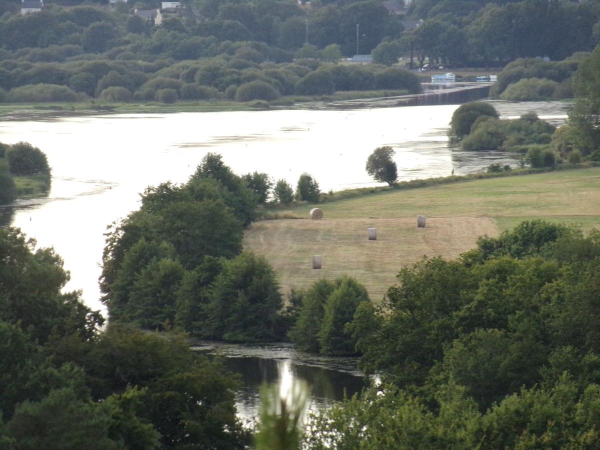 La Roulotte Chainoux Bains-sur-Oust ภายนอก รูปภาพ