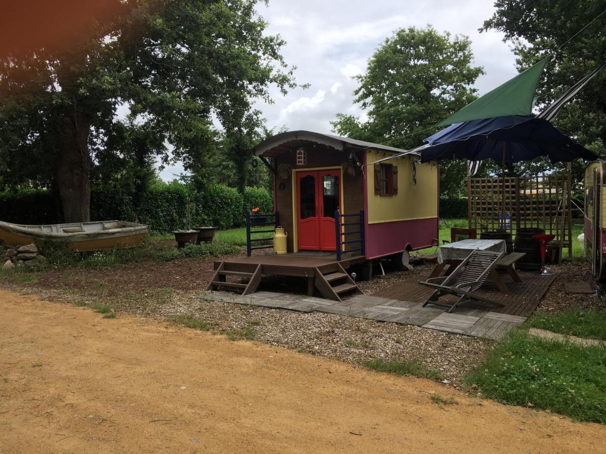La Roulotte Chainoux Bains-sur-Oust ภายนอก รูปภาพ